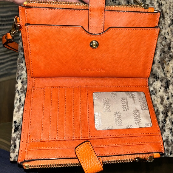 Michael Kors clutch - Picture 5 of 5